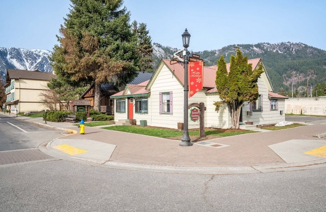 Bavarian Gasthaus, Suite D | 0 Bed, 1 Bath