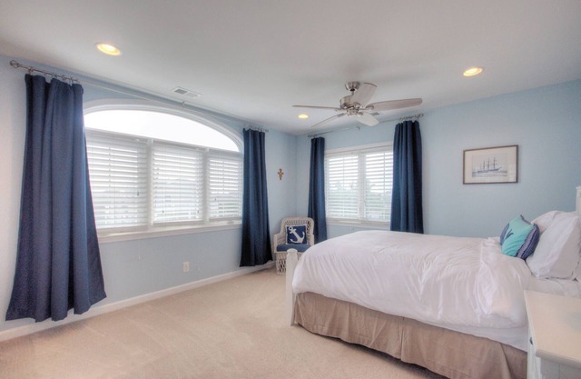 Bay Avenue Bliss, Newly Updated, Spacious Yard, OCNJ South Shore