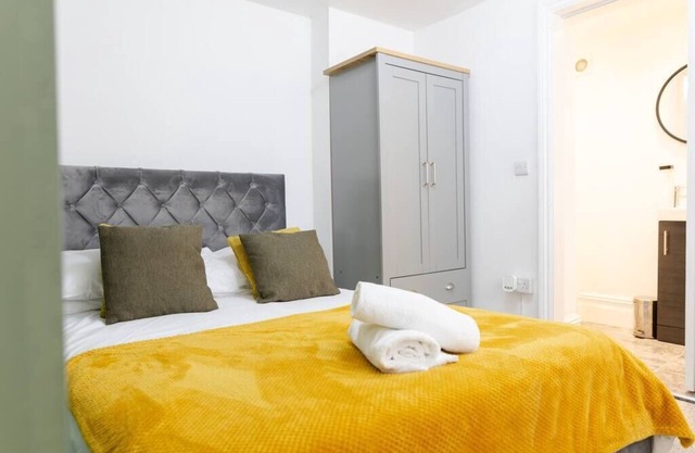 Bay City Studio Apartments in Cardiff With Kitchen