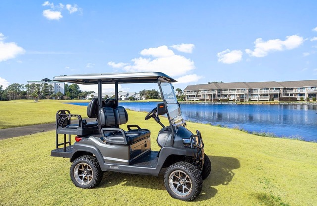 Bay Views, Marina, and Golf Course ~ Golf Cart ~ Private Balcony
