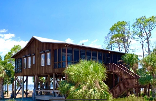 Bayfront 6 bedr 4 baths sleeps 13 porches elevator dock ocean 5 min walk