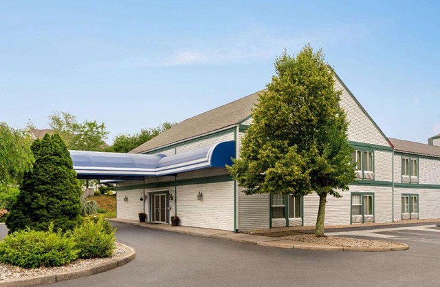 Baymont by Wyndham North Dartmouth Fall River