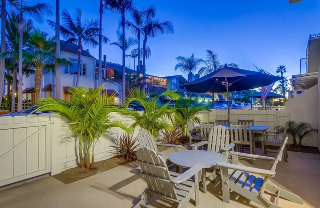 Bayside Gem | Short Walk to Ocean | AC & Private Patio w/BBQ | Family & Pet-Friendly