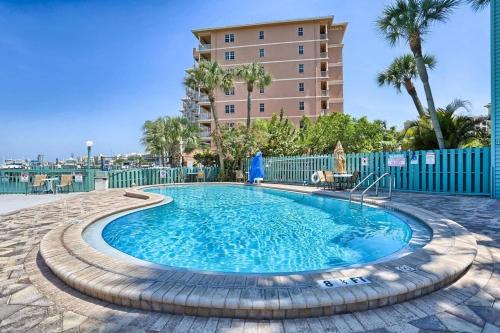 Bayside Penthouse-5min to Beach, Rest & Shops