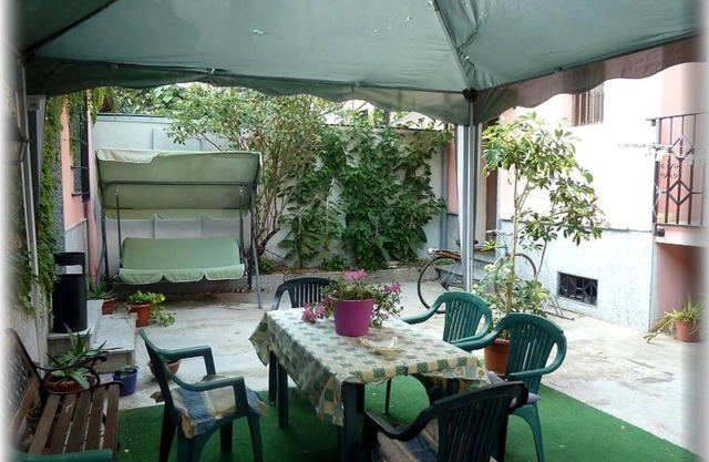BB apartment in a villa with private parking with video surveillance and garden