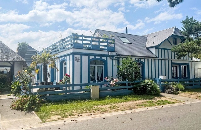 Beautiful private villa for 10 people with WIFI, TV, terrace, pets allowed and parking