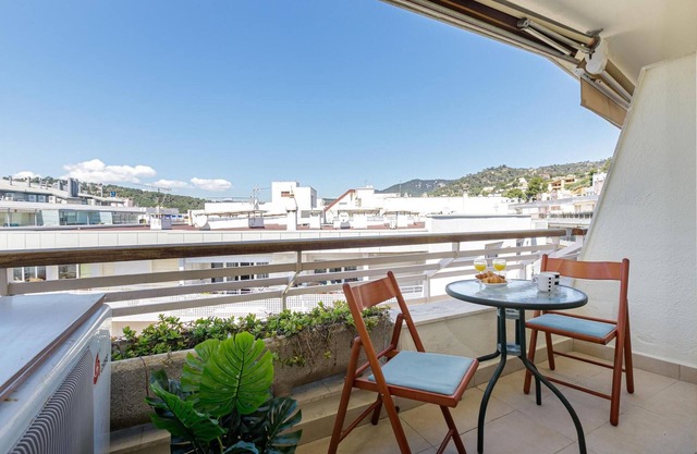 BEACH APARTMENT 2 in TOSSA DE MAR
