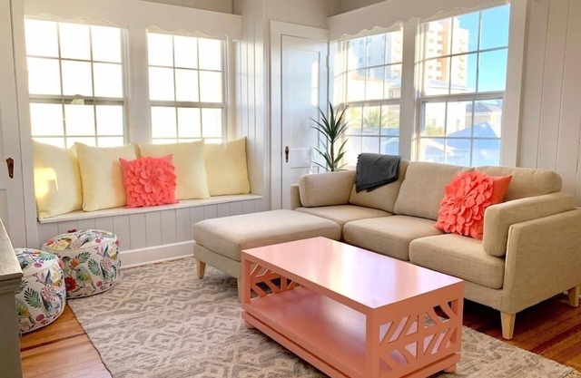 Beach Bliss | steps to ocean | sleeps 12