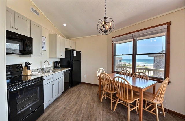 Beach Break Cottage- Excellent Ocean Views- Steps to Beach- Community Pool