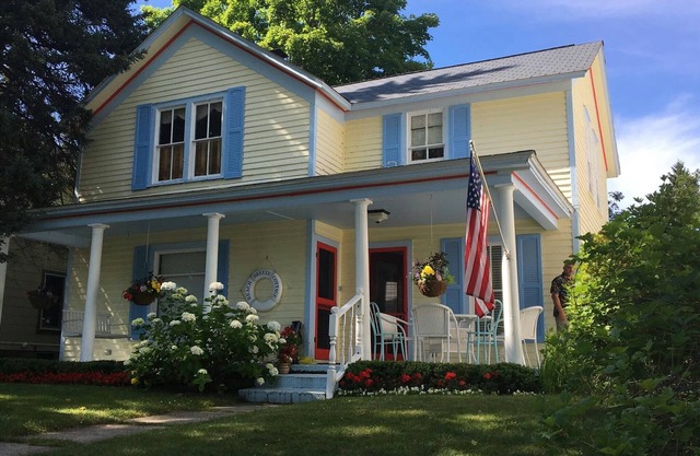 Beach Breeze Cottage, Just Steps from the Beach, Sleeps 12.