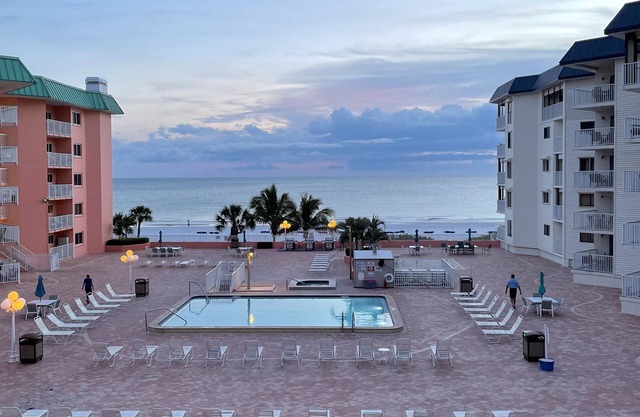 Beach Cottages Beachfront - Your Escape Awaits! Sun, Secure, Family Friendly