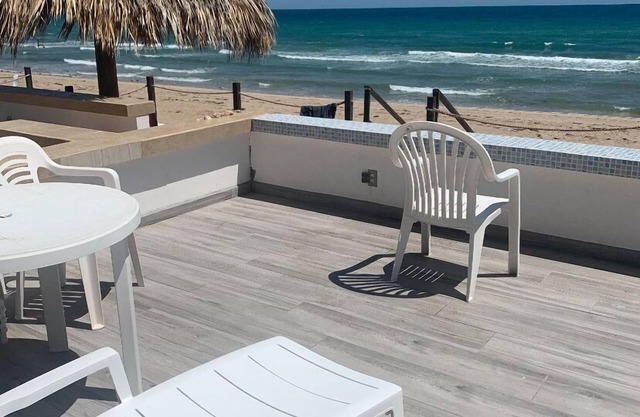 Beach Front Condo ❤️ in Peaceful Las Conchas🌴 WiFi, Sleeps 8