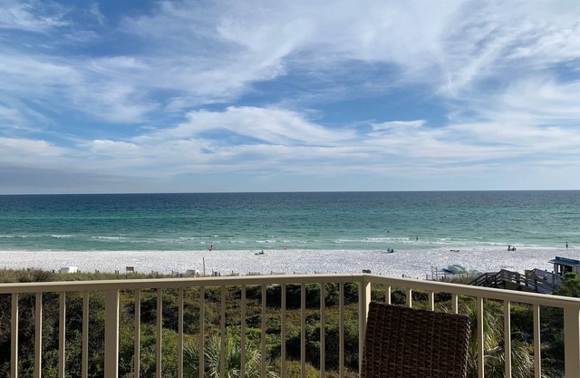 BEACH FRONT-Gorgeous 2 BR Condo with Fabulous View