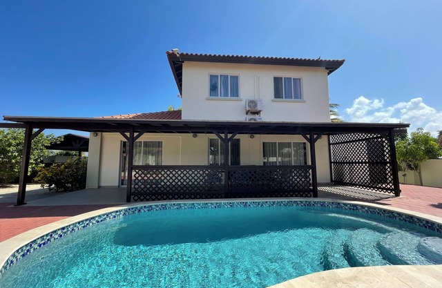 Beach Getaway: Sleeps 10-Boroncana Bonita with Fire Pit