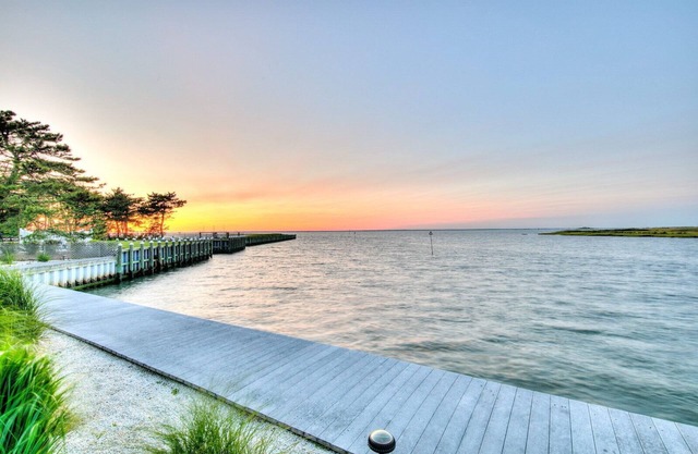Beach Haven, Bayfront