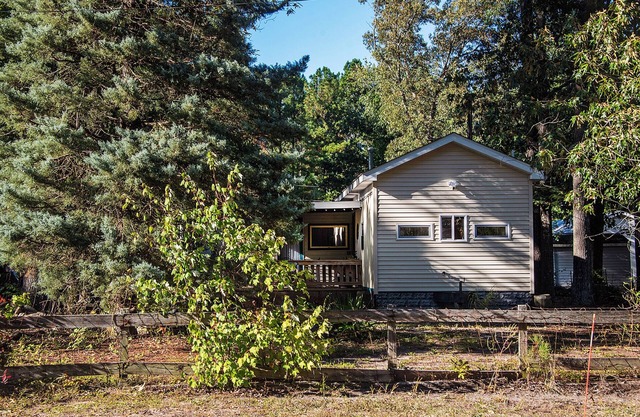 Beach Haven Hideaway - 10 miles to the beach