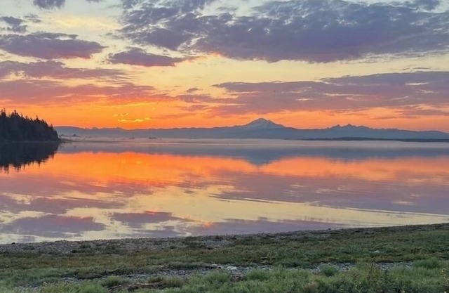 Beach home - family-friendly! Sunrise @ Sandy Point