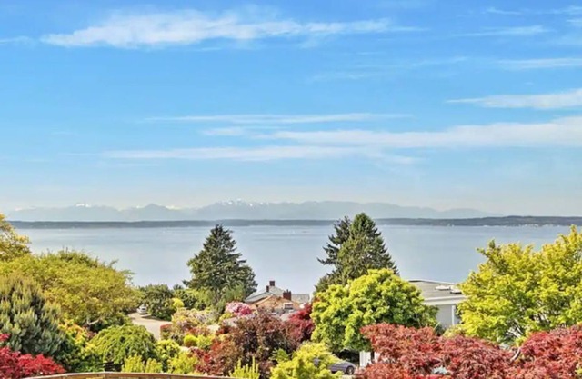 Beach Home in the City - Ocean and Mountain Views!