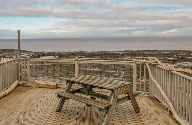 BEACH HOUSE, family friendly, character holiday cottage in Watchet