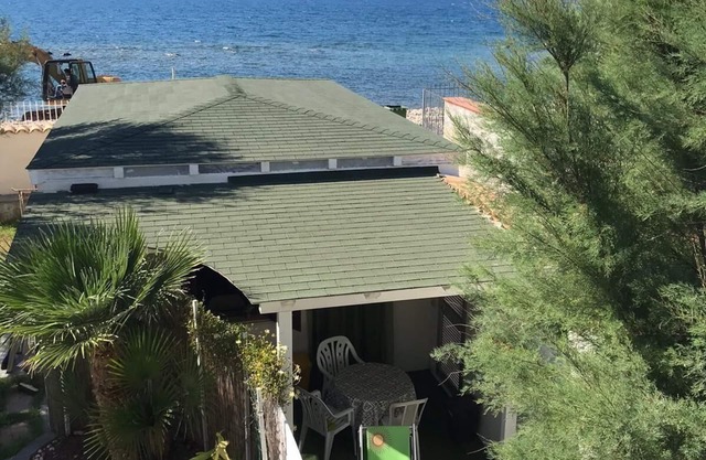 Beach house flat with water view