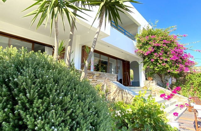 Beach house set in a beautiful bay