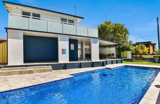 Beach House Ta Zott - Toowoon Bay - Beachside - Pool
