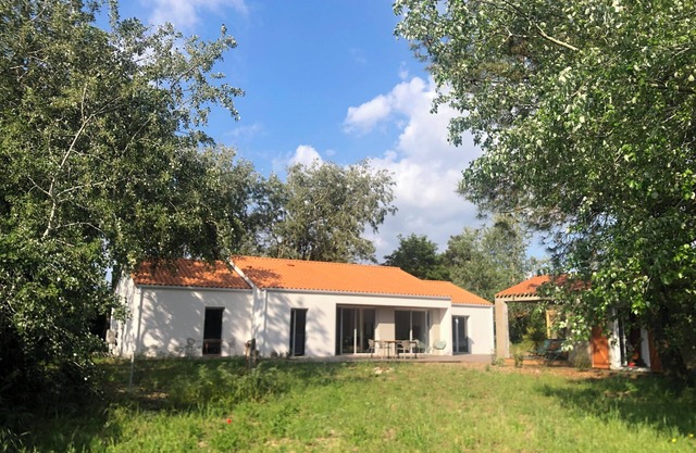 Beach, marsh, forest, Vendée house, 3 bedrooms-3 bathrooms- terraces, jacuzzi