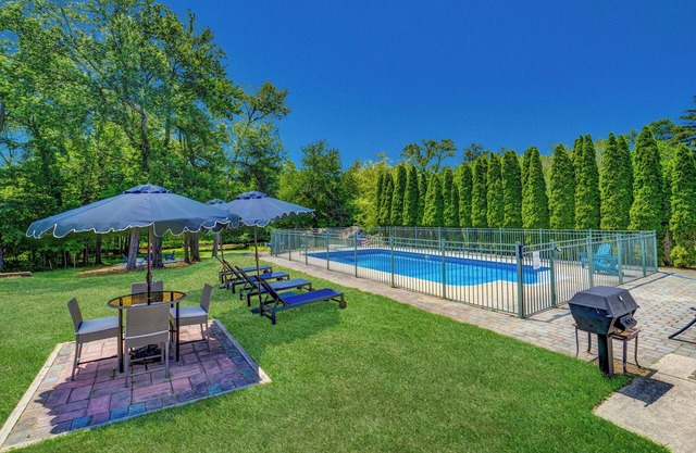 Beach “Retreat” In-ground Pool, Fabulous Backyard, Bike to Beach