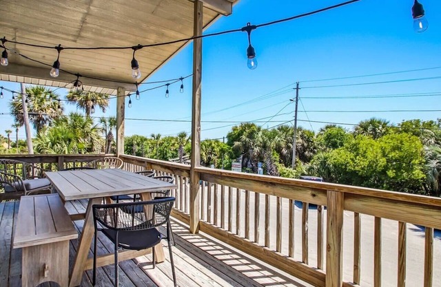 Beach Vacation! Walkable to Dining&Shopping-Unit C