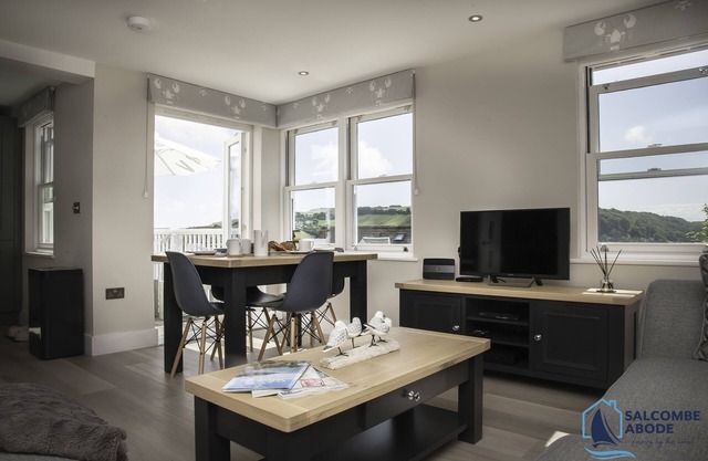 Beach View - Stylish Salcombe Apartment | Estuary Views + Spa Access