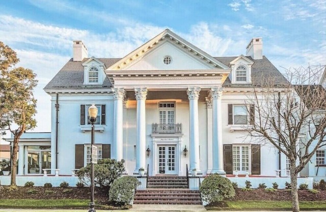 BEACHBLOCK Mansion 9BD, 5BTH+2HLF BTH IN AC NEAR VENTNOR with Hot Tub