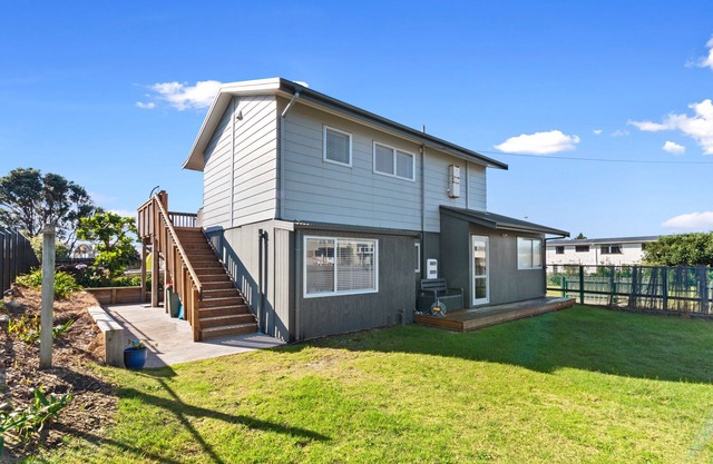 Beachcomber's Paradise – Waihi Beach Holiday Home