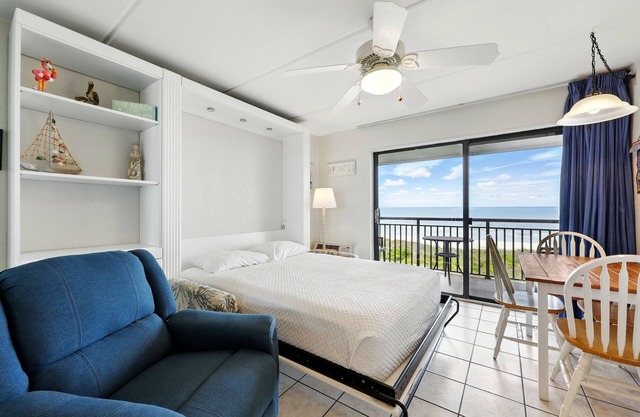 Beacher's Oceanfront Balcony Suite with onsite Front Desk and Staff