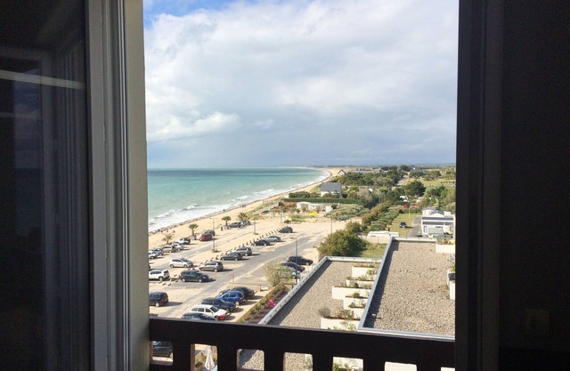 ~ Beachfront 2 ~ view and direct access to the sea * ~ ¤