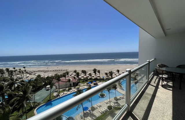 Beachfront Apartment in Acapulco Diamante