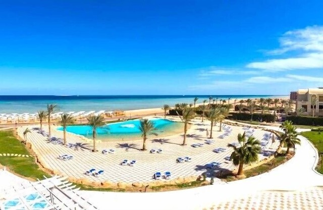 beachfront and sea view in 5 star hotel Hurghada