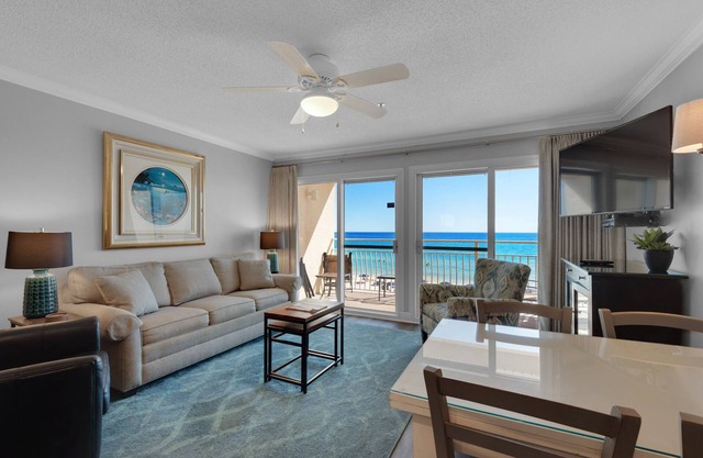 BeachFront, Bch Svc, pool, wifi, Kitchen, grill