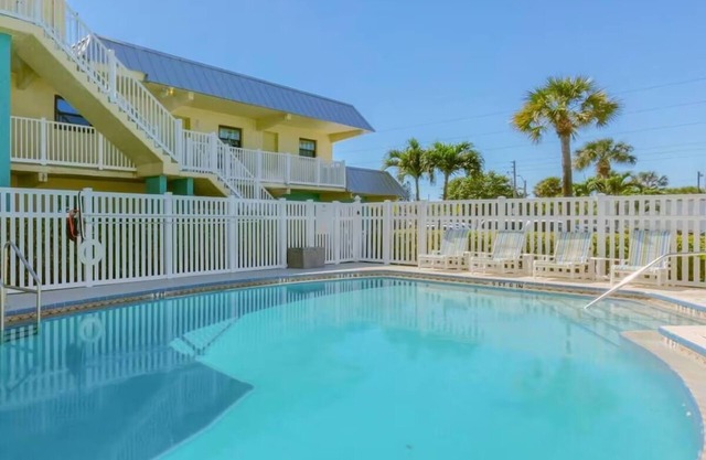 Beachfront Bliss: Room with Direct Beach Access