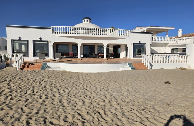 Beachfront book 4 bdrm. Or add Casita for 5 bdrmsnUpdated Private & Pet Friendly