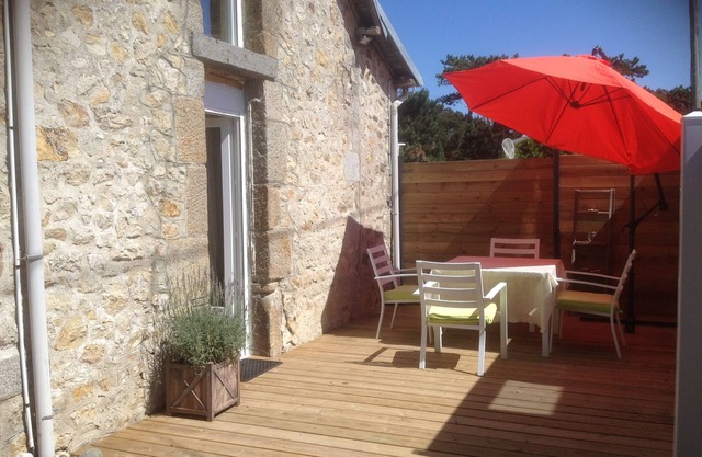 Beachfront cottage, terrace and private parking