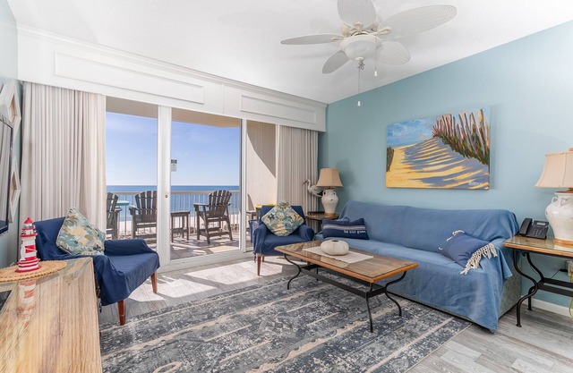 BEACHFRONT CONDO IN THE CATALINA TOWER, BEACH CLUB, GULF SHORES!