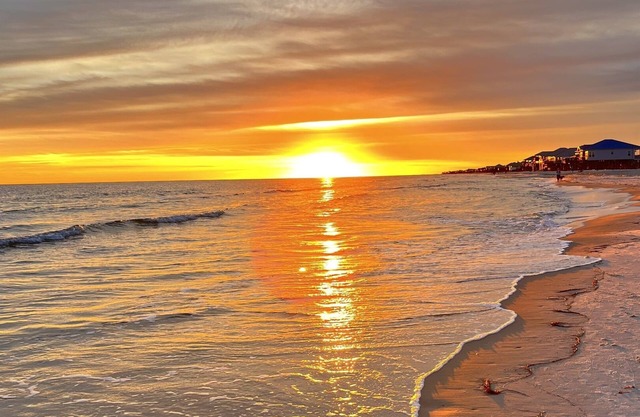 Beachfront Condo~Heated Pool~Turtles Nest, East