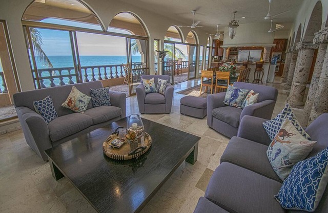 Beachfront Delfin Estate with Pool (Sleeps 41)