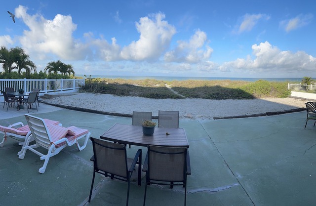 BEACHFRONT - Directly on Redington Beach/Gulf of Mexico