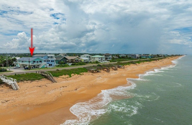 Beachfront, dog-friendly unit in Flagler Beach!