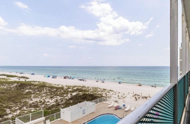 Beachfront Escape | Pool, Decks and Jacuzzi Tub