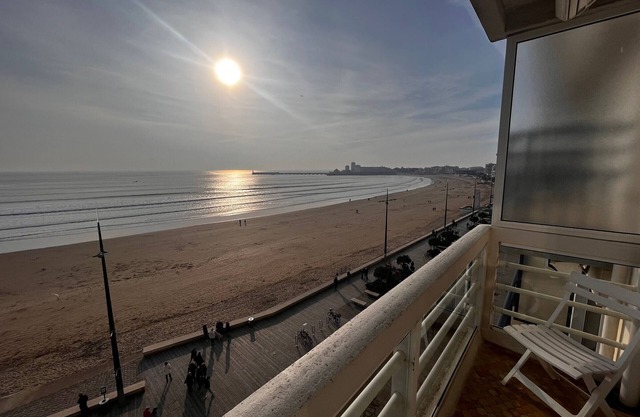 Beachfront Studio with Balcony & Garage