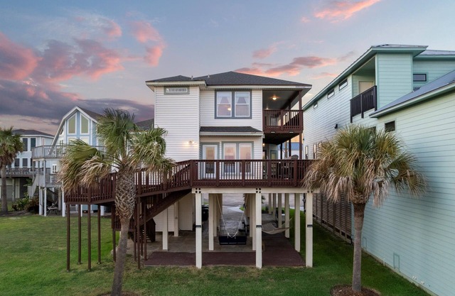 Beachfront | Hot Tub | Sleeps 16