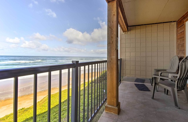 Beachfront Lincoln City Condo-Patio & Pool Access!