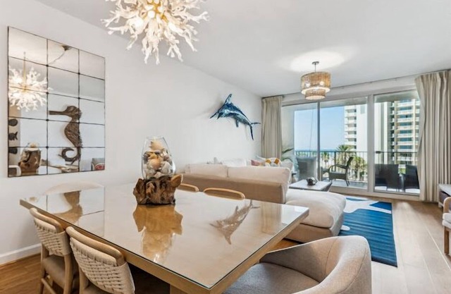 Beachfront Luxury-Sleeps 10! Lower level-2 parking spaces! 3BR/3BA+bunk room